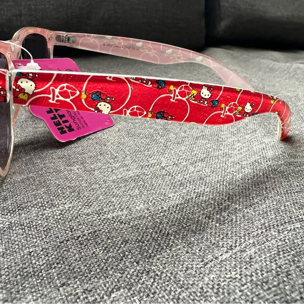 Hello Kitty Sanrio Red Sunglasses and zip Pouch Set